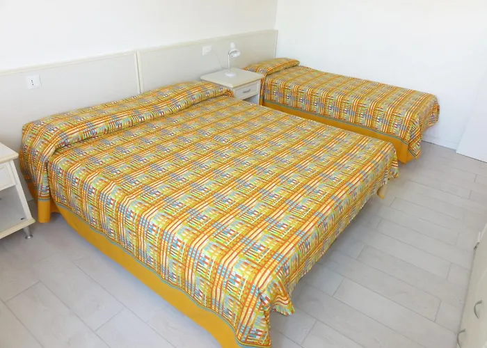 Villa Terraced With Garden And Pools *